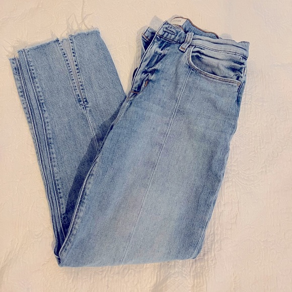 Hudson Zooey - Picture 1 of 5